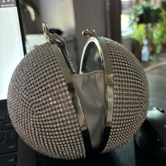 Neiman Marcus Luxury Round Ball Crystal Evening Clutch Purse - Picture 3 of 4